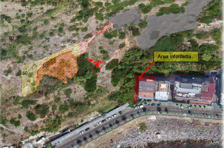 POZZUOLI| Caduta massi nella zona di via Napoli, al via i lavori di mitigazione del rischio