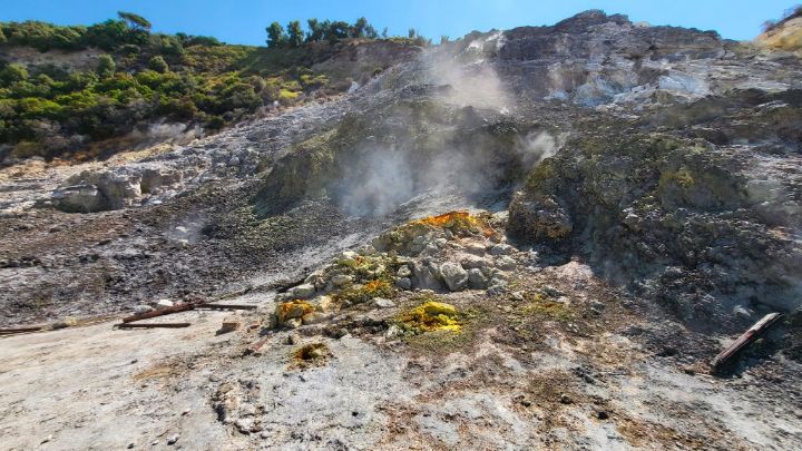Campi Flegrei, scoperto uno “strato debole” che innesca terremoti e sollevamento del suolo